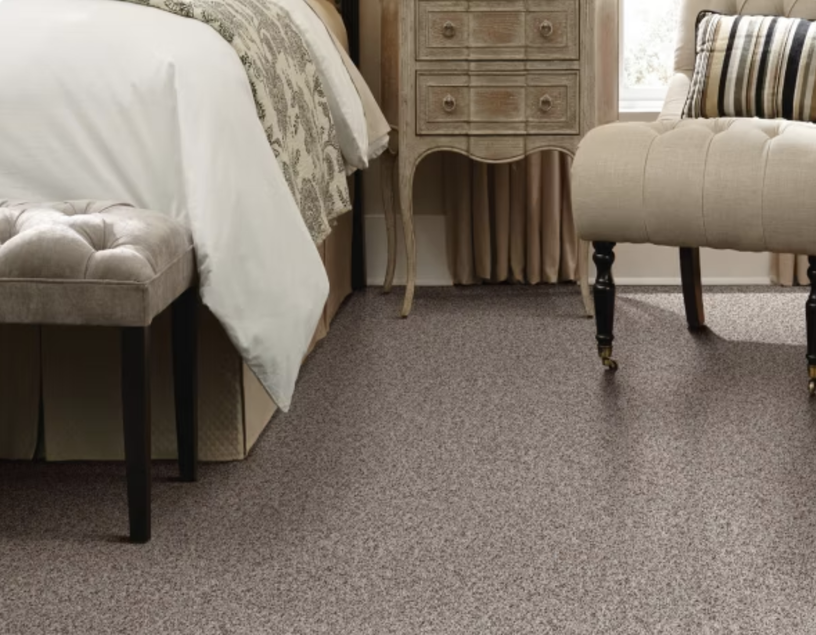 Bedroom with carpet